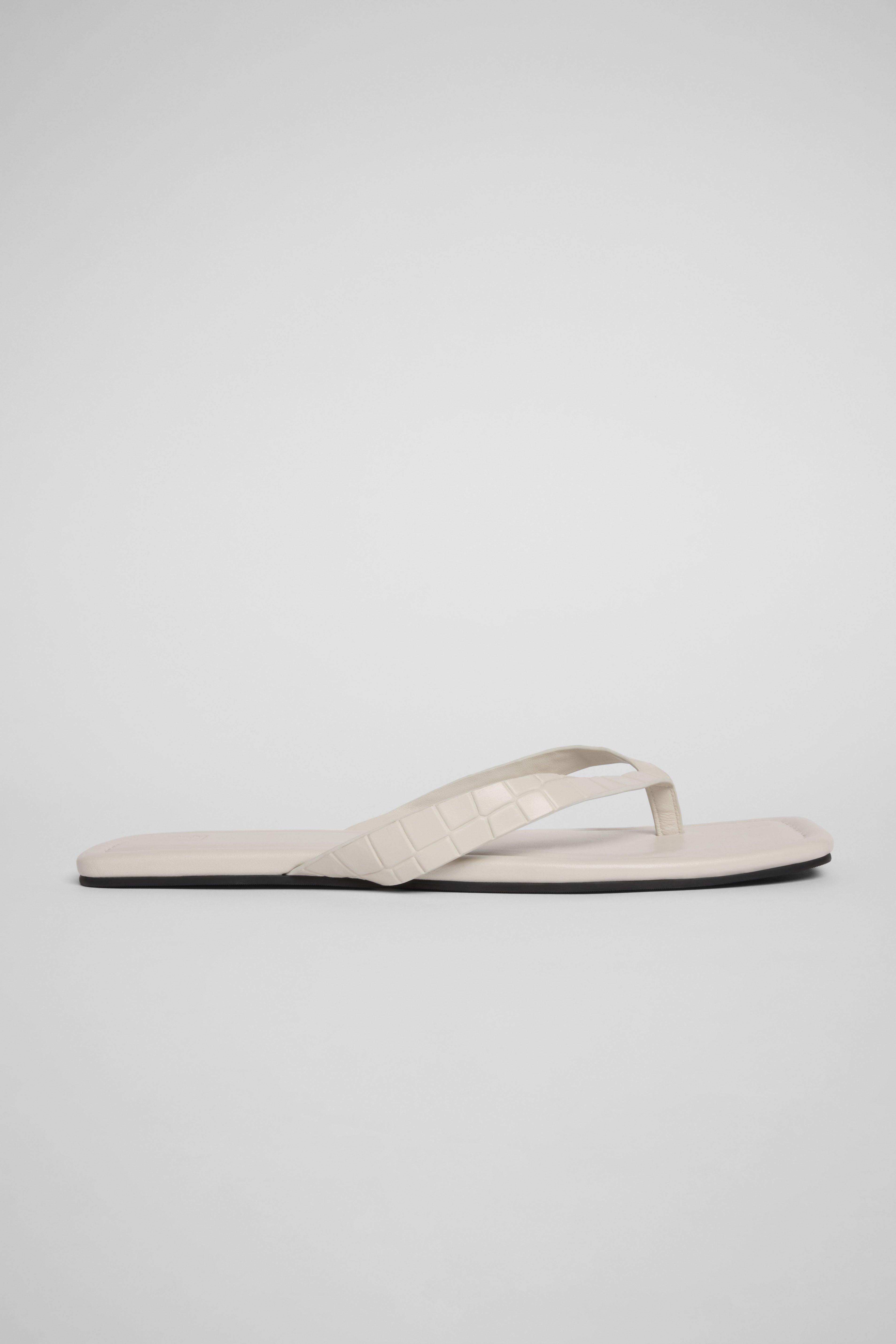 Lera Thong Croc Stone