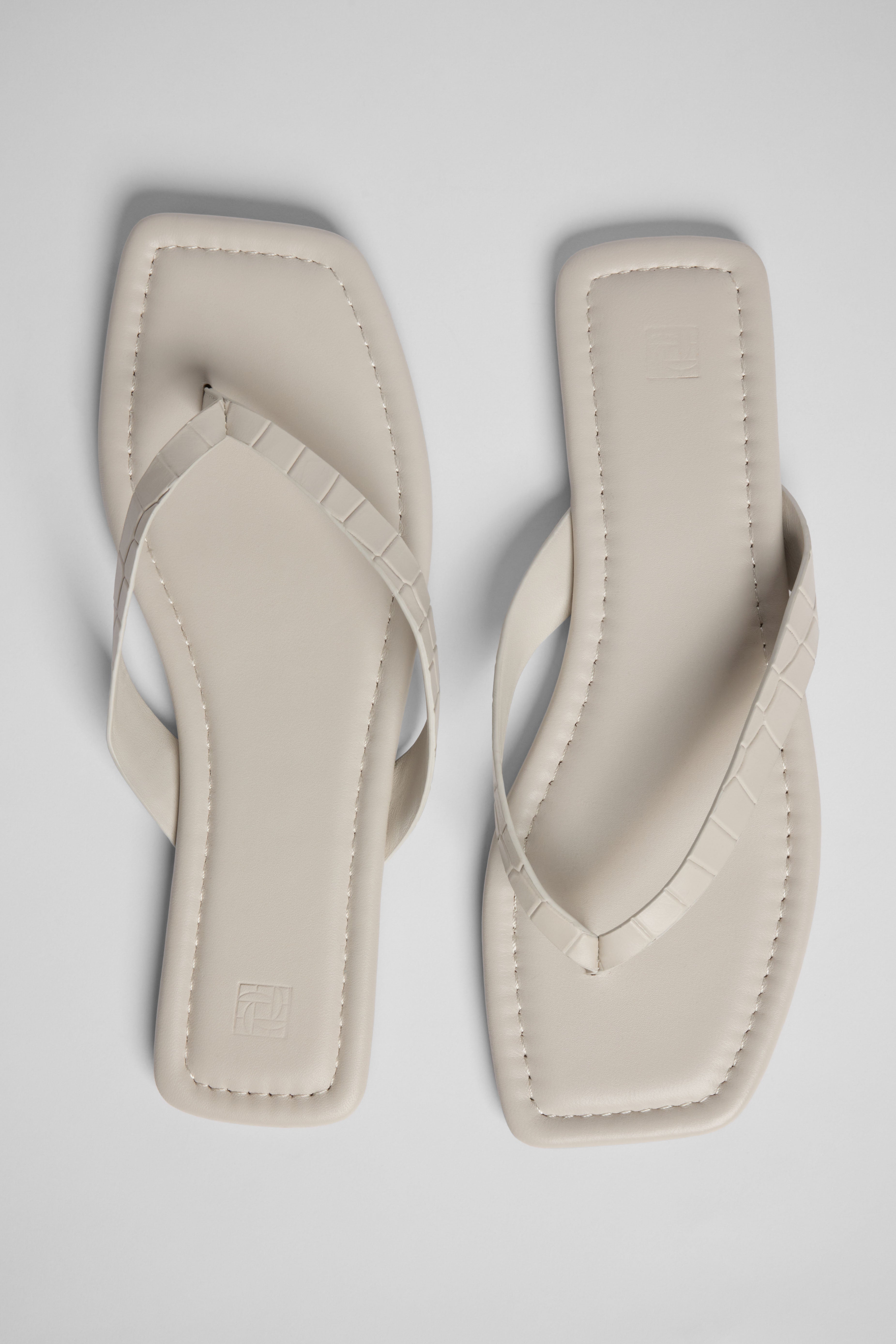 Lera Thong Croc Stone