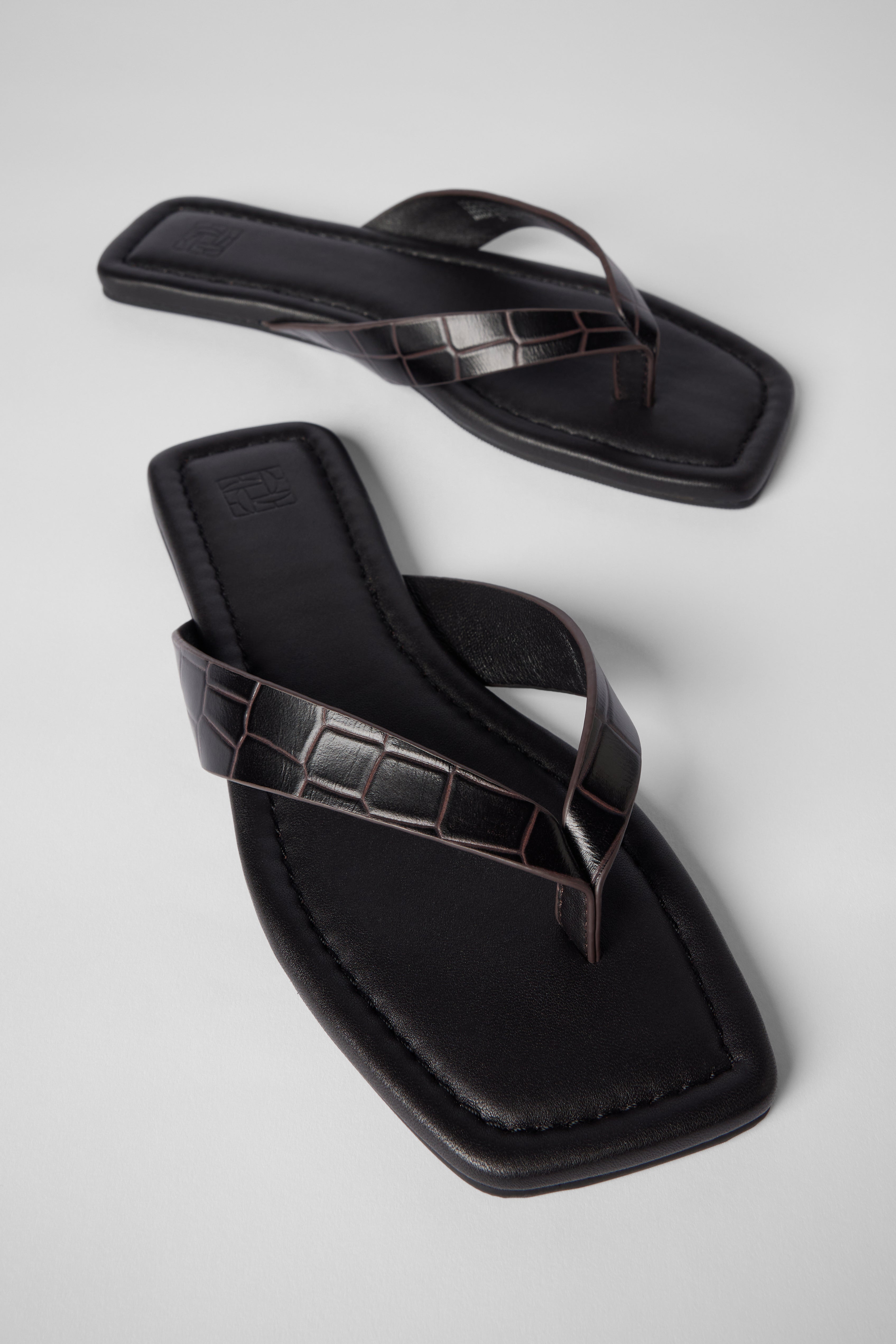 Lera Thong Croc Espresso