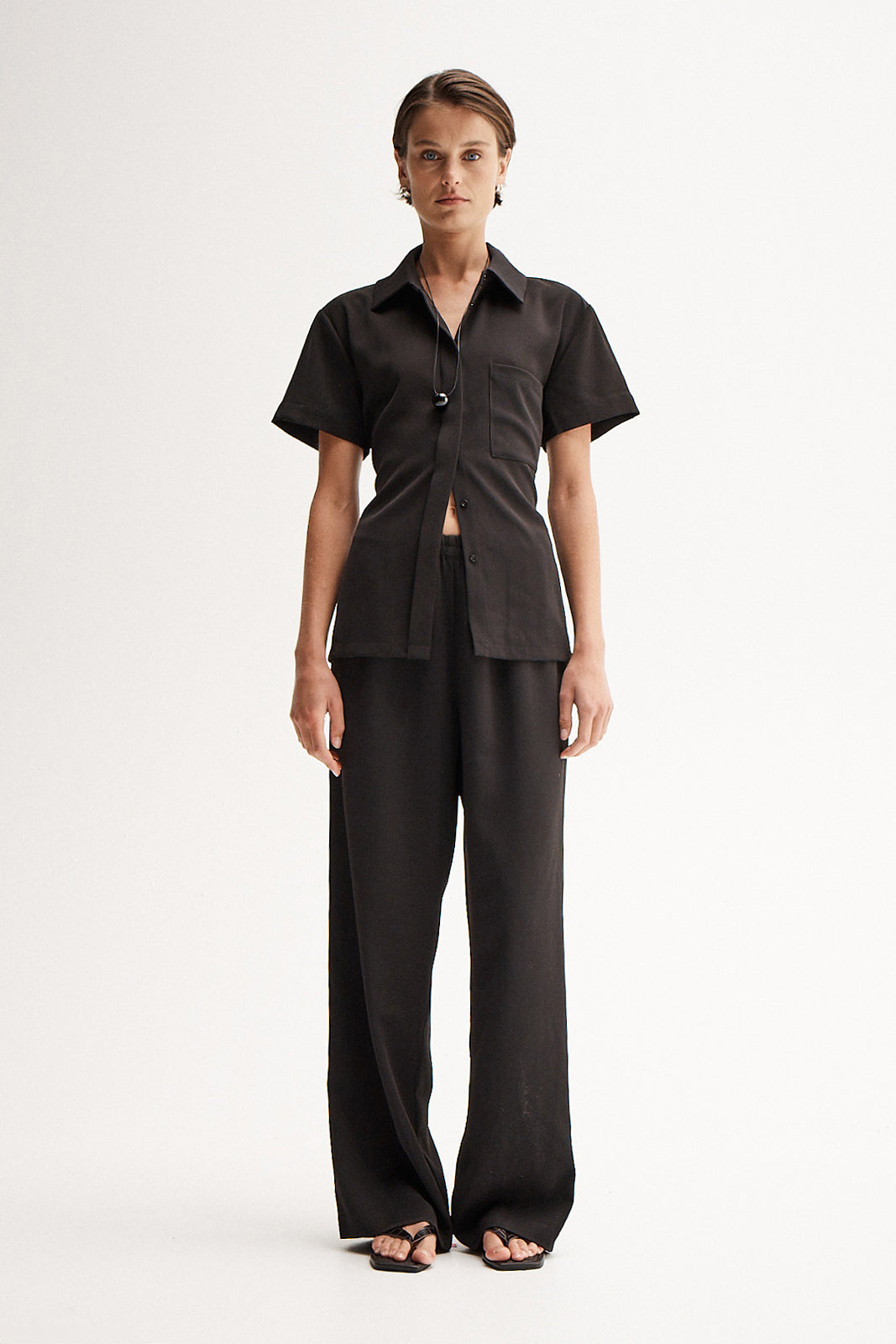 Edra Black Relaxed Pant | Elka Collective