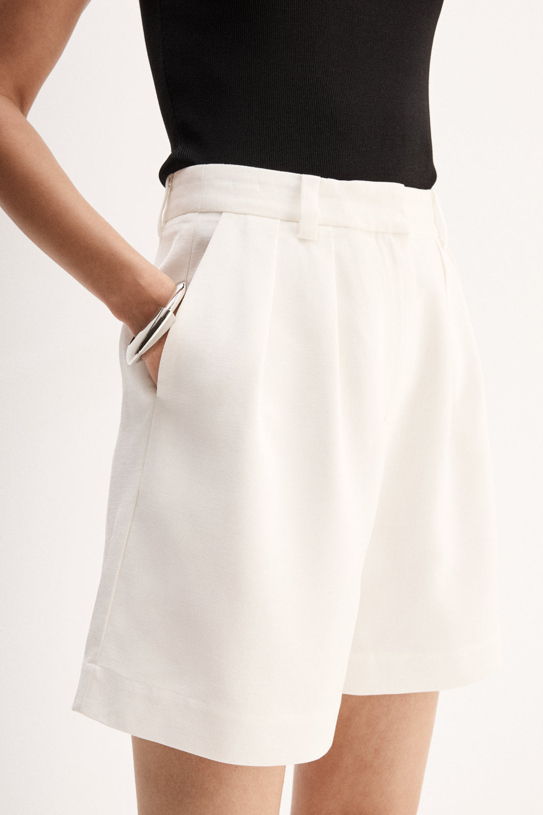 Isabella Short White