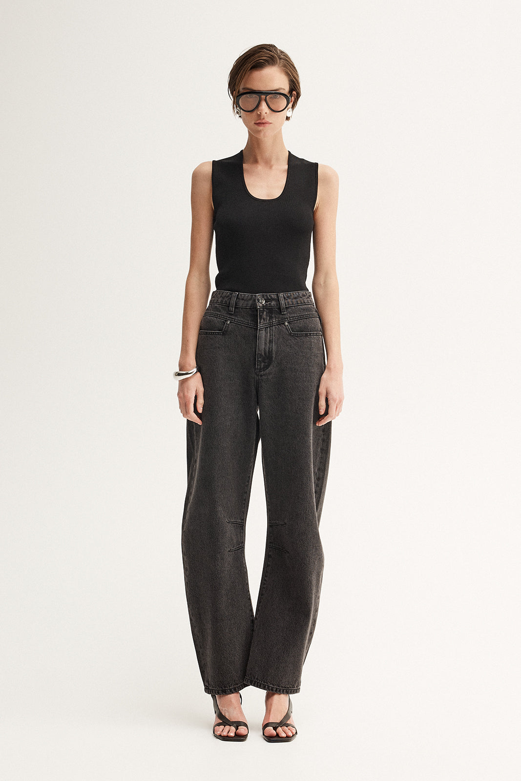 Chelsea Barrel Leg Jean Black