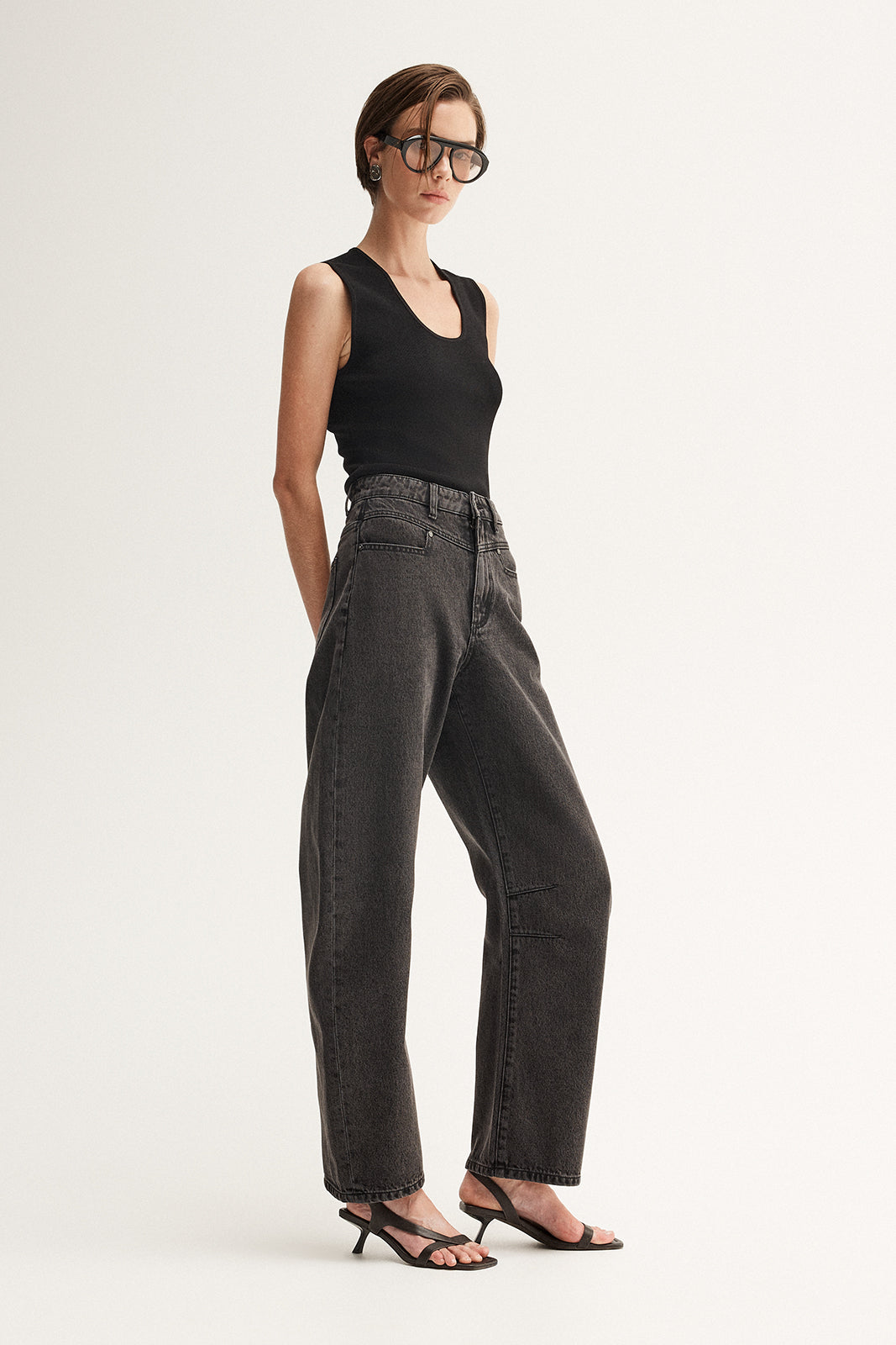Chelsea Barrel Leg Jean Black