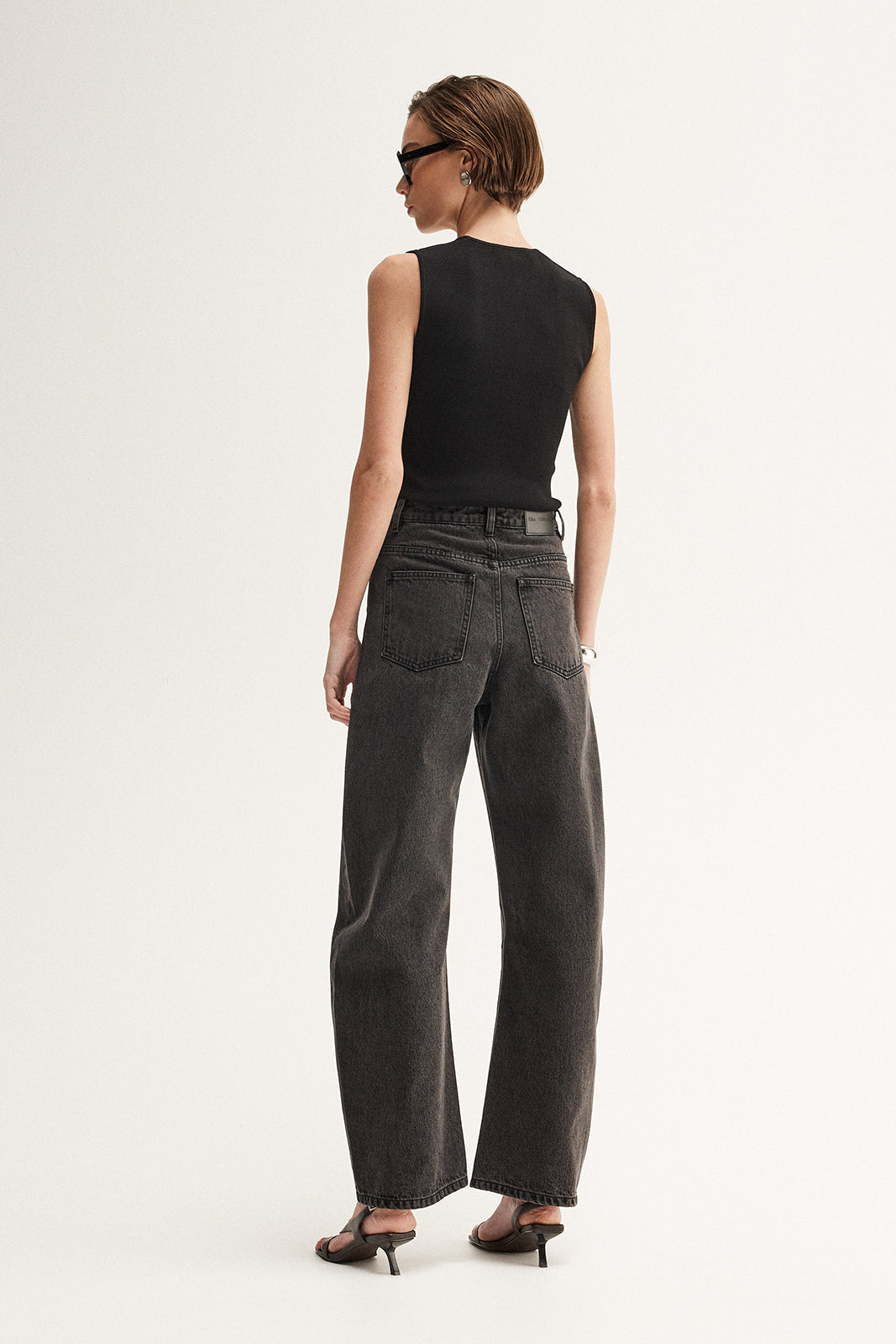 Chelsea Barrel Leg Jean Black