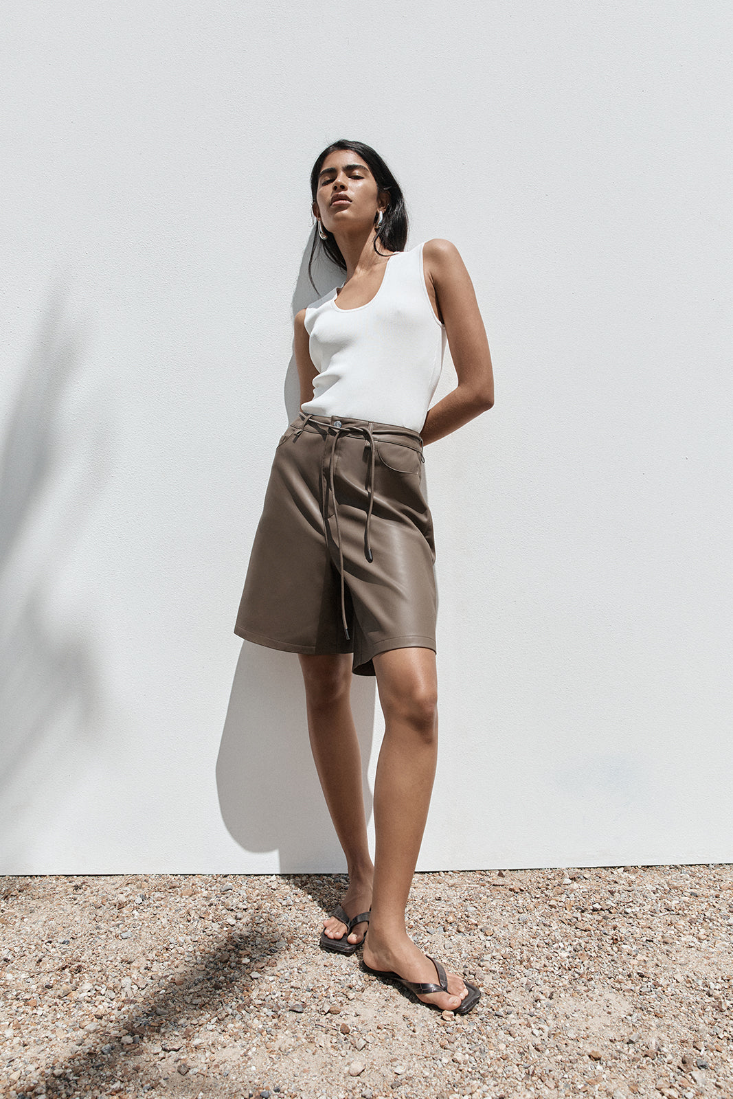 Rae Short Taupe