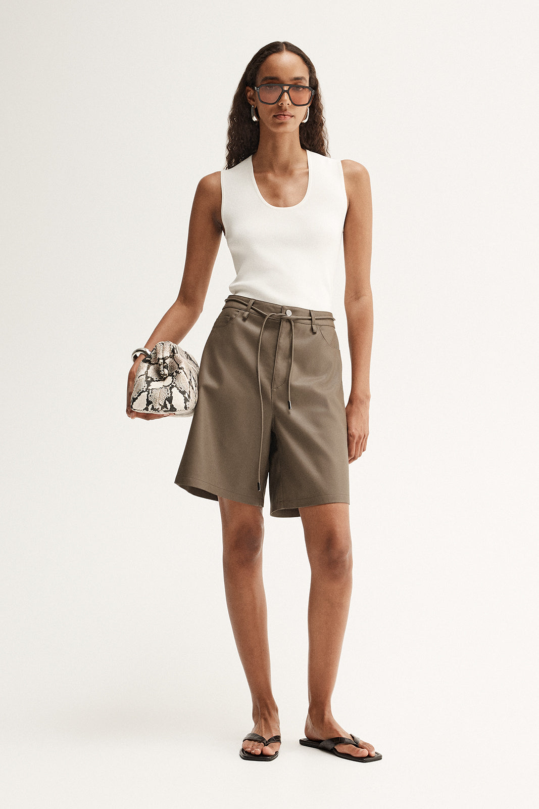 Rae Short Taupe