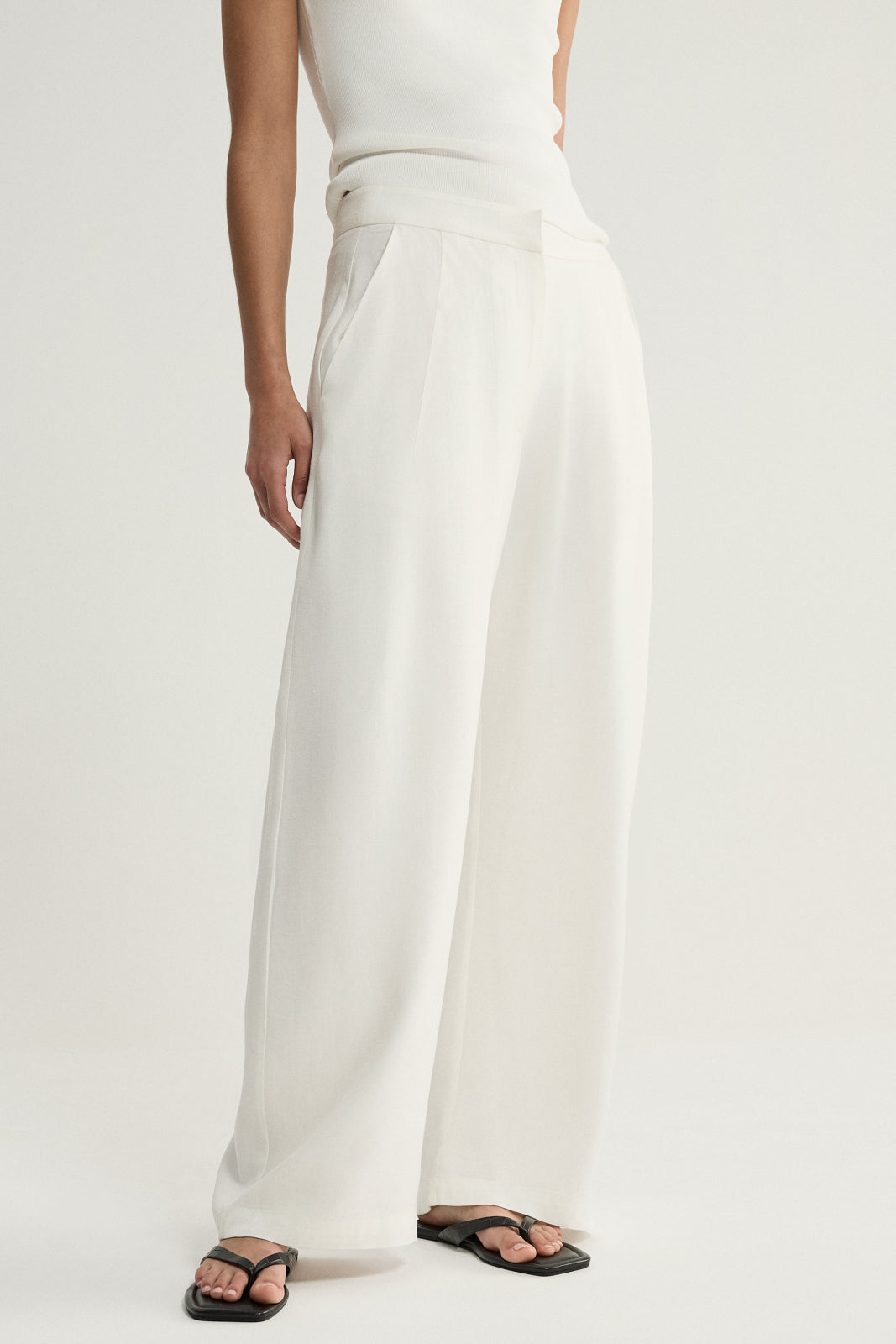 Tori Pant White